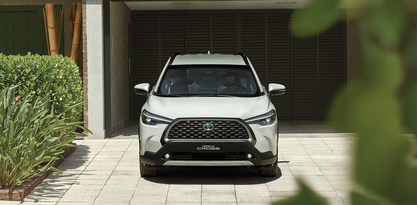 b4dcef_78427e8ab2684bae91232e5a8ebe350fmv2-4 gia-xe-corolla-cross-2021