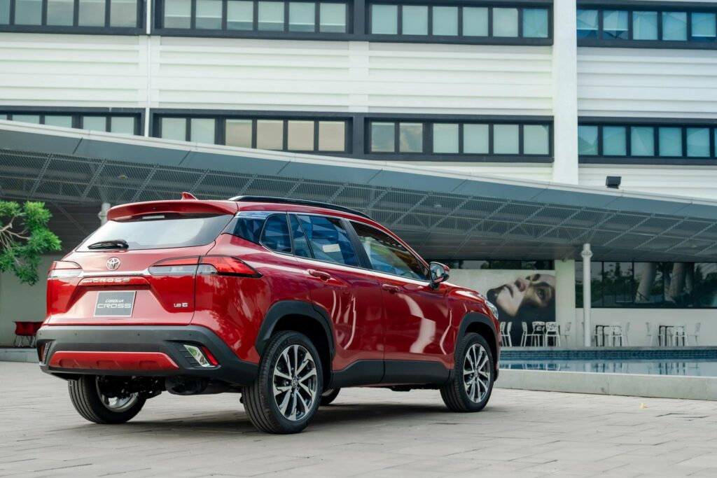 b4dcef_8ae1745a01aa40b388d9a84764d3fa7cmv2-1 Phần đuôi xe và cụm đèn hậu