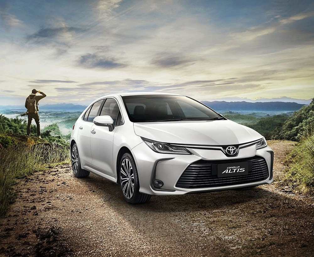 Giá xe Corolla Altis 2021: Hai phiên bản chênh nhau 30 triệu khác biệt thế nào? - Toyota Thanh Xuân