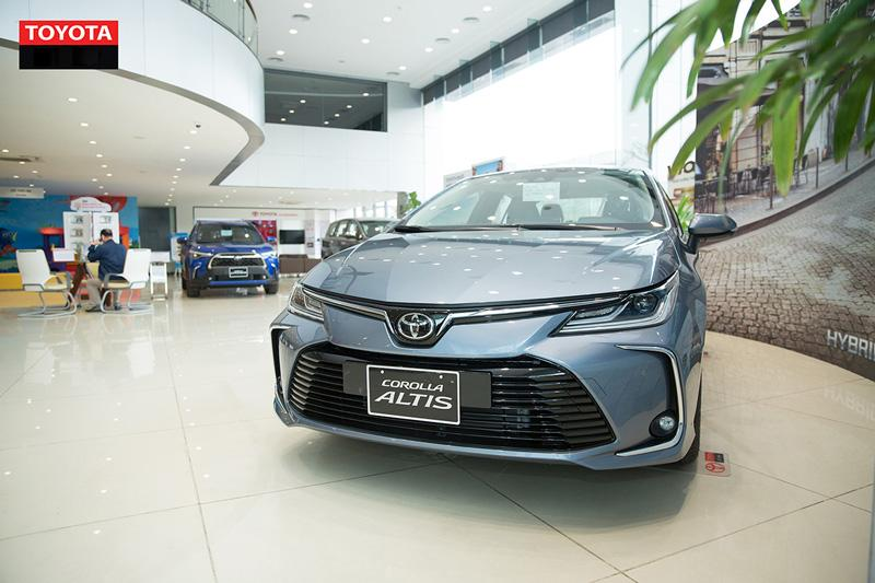 gia-xe-toyota-corolla-altis-2022