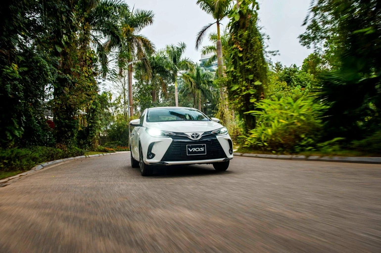 b4dcef_973e432e51f2452d9e547c276442e06fmv2-1 ree