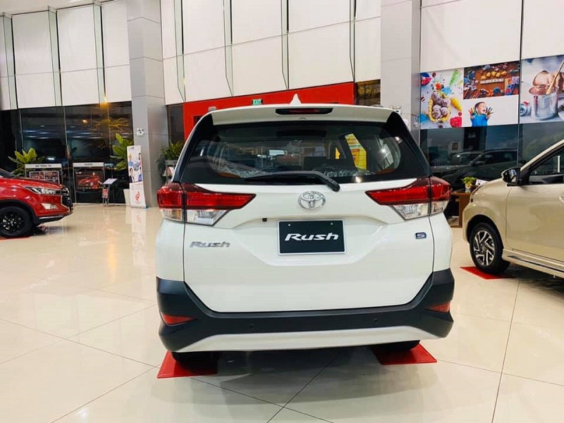 b4dcef_ade9705b72a24bd4b96e9bed2882af47mv2-1 ree