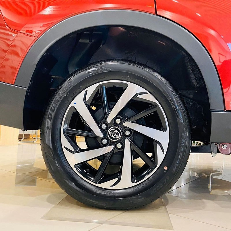 b4dcef_b3a9e2267ec74d4090c4a1e1df4de27emv2-1 ree