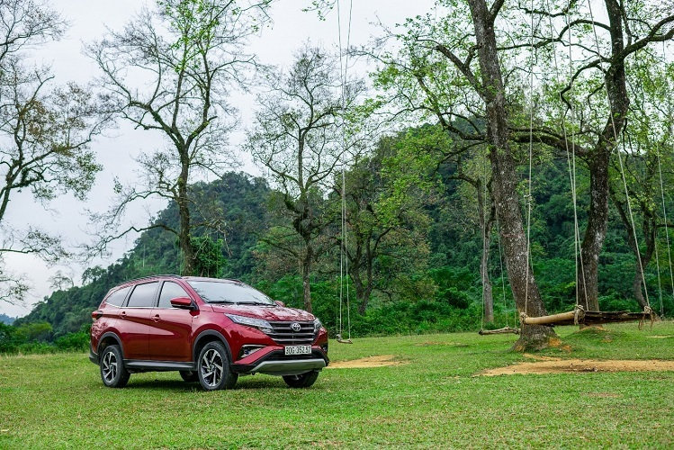 b4dcef_bab7e8bf0e3b4df9aae6e808522263femv2-3 ree