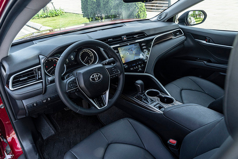 b4dcef_c15b14fcf1d04bc7b3985ae6e4fd5c44mv2-3 Vô lăng và khoang lái Toyota Camry 2023