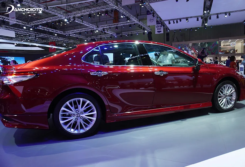 b4dcef_c33b66a56fa342ce8e04eda3f5bb251dmv2-1 Toyota-camry-2021