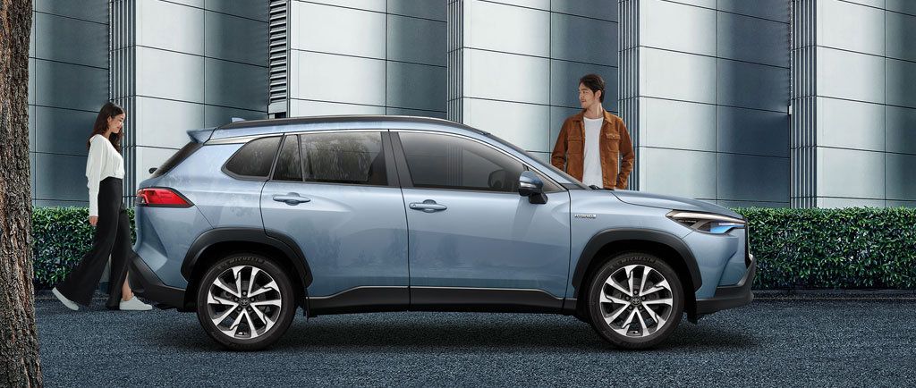 b4dcef_c3f7e50f232b4742b6c7385162074b78mv2-3 Toyota Corolla Cross 2021