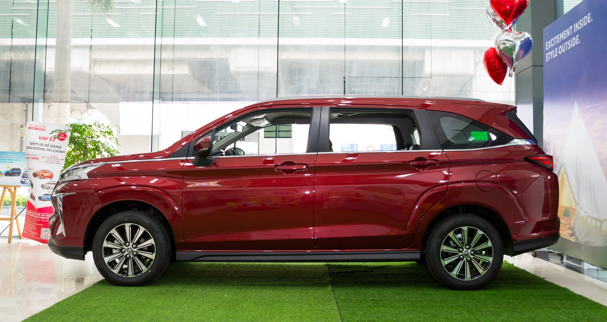 b4dcef_c9407b3f669d49b0855dd3a9366cfd5dmv2-1 Thân xe Veloz Cross CVT khá đẹp