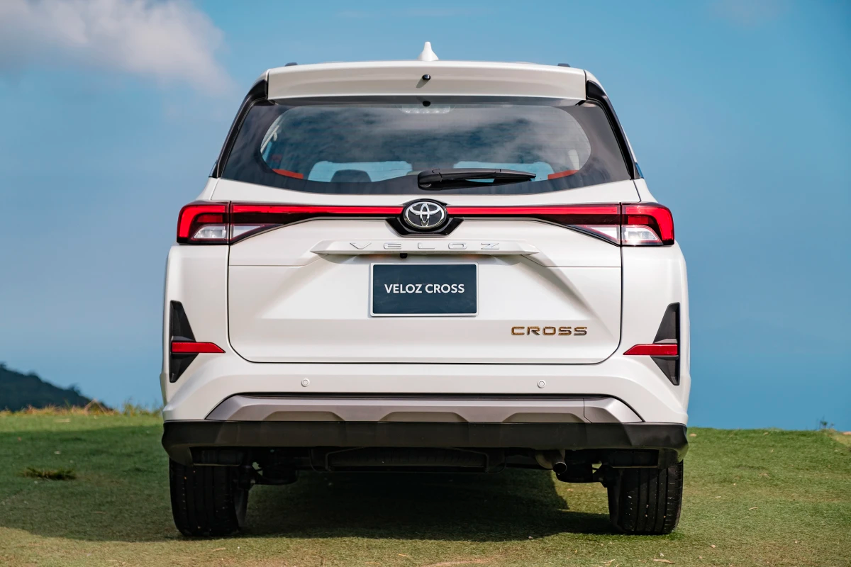 b4dcef_cb852bf823ef471b9ff4577f2b5c71eemv2-1 Thiết kế đuôi xe Veloz Cross