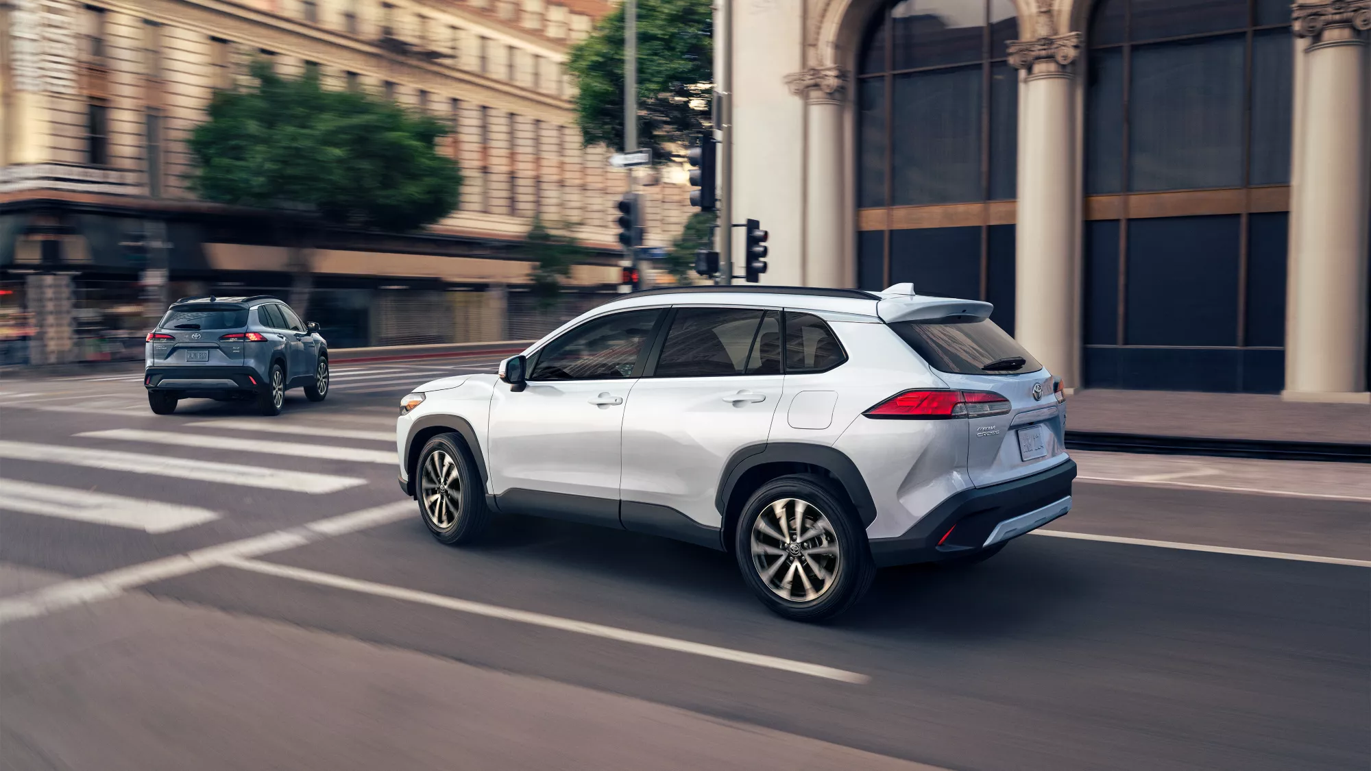 b4dcef_d407c37ce59a4ee1b9afc9595bf8a4c7mv2-1 so-sanh-3-phien-ban-xe-Toyota-cross-2022