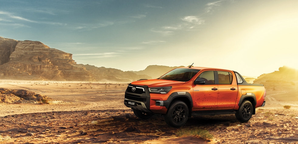 b4dcef_ddb82e8c5698415b826f9eeb4ff44700mv2-1 Toyota Hilux là mẫu xe bán tải đặc trưng của Toyota