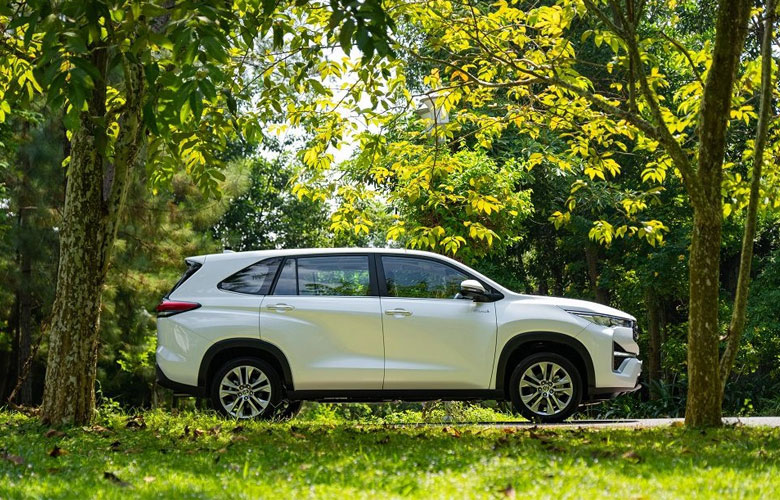 b4dcef_e054b8c90e324e078930a910b78eb786mv2-1 Ngoại hình khoẻ khoắn với các đường dập nổi bên hông xe