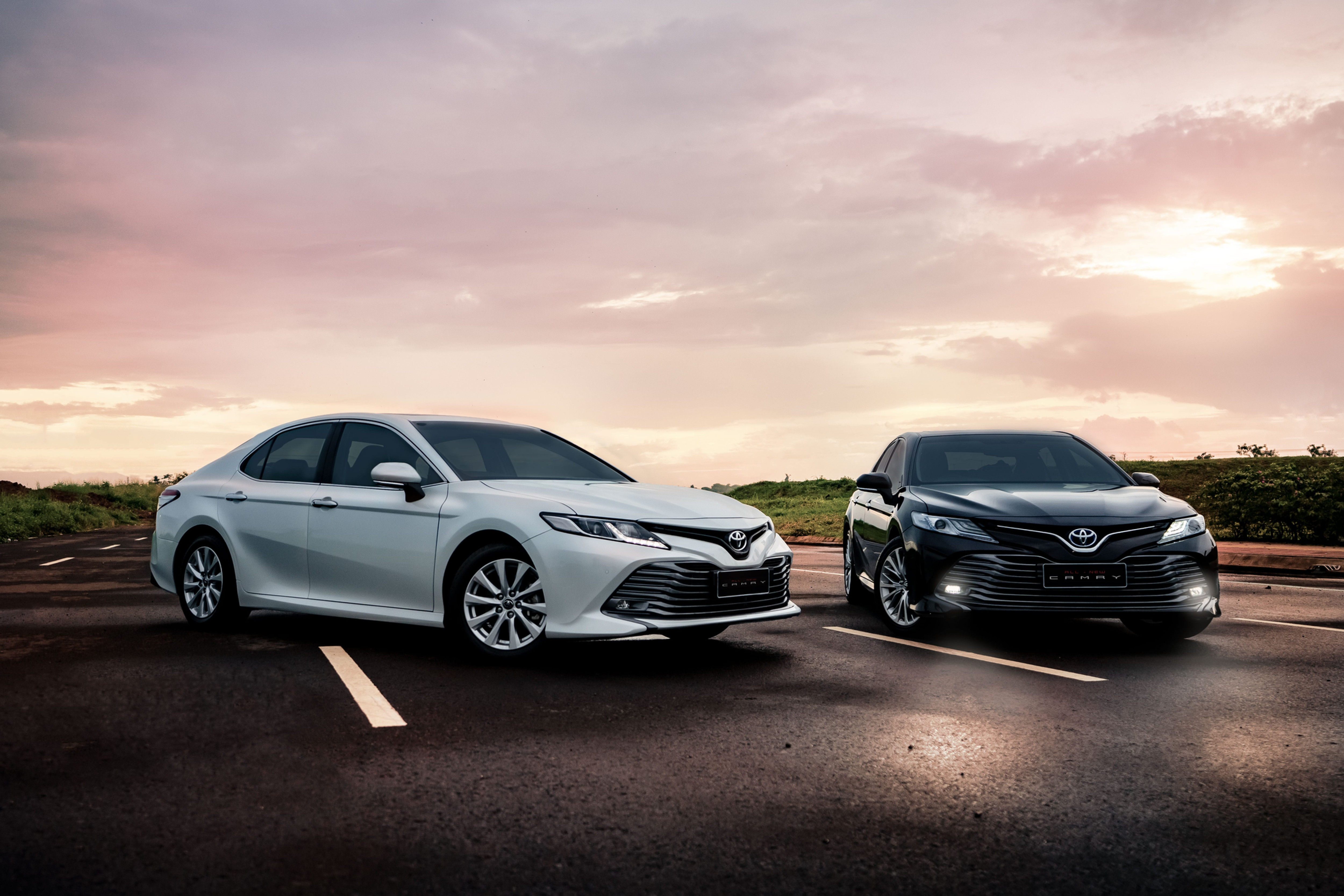 b4dcef_e85b69b9e16347f98b0fccc4e4741667mv2-3 Camry là mẫu xe Sedan đặc trưng, nổi tiếng của Toyota