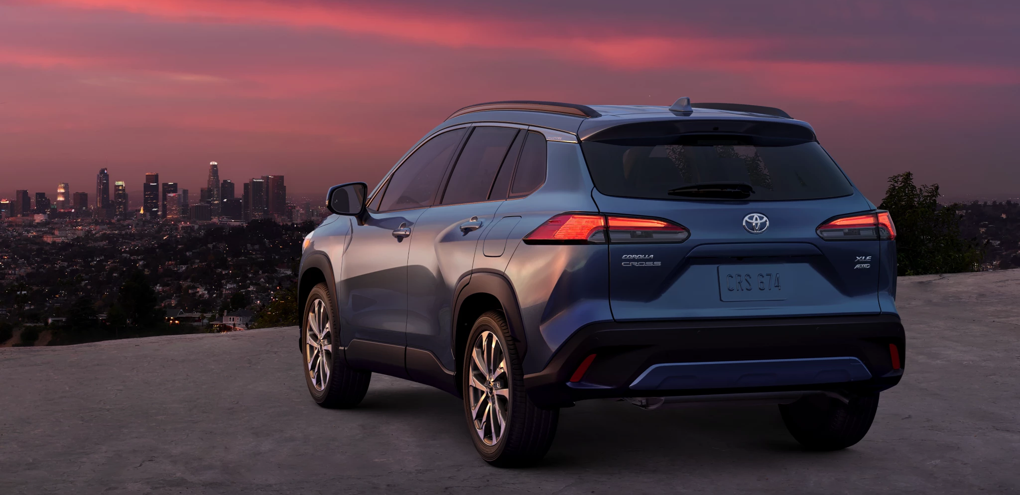 b4dcef_ec3c46e88c5a4912a9b956e05a2de286mv2-1 so-sanh-3-phien-ban-xe-Toyota-cross-2022