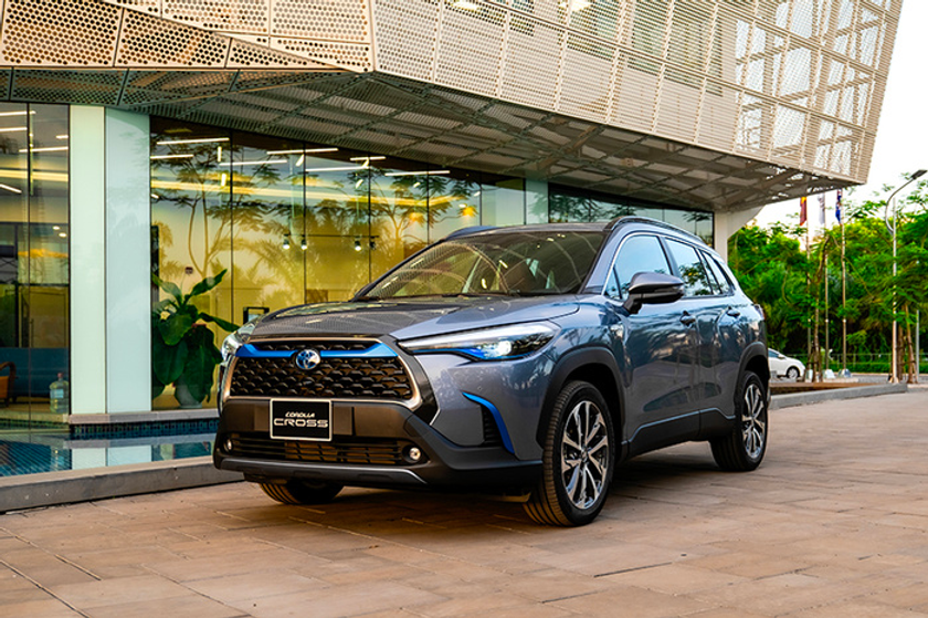 b4dcef_feeadfcd1f0042a3bfb49853c6d8751emv2-2 Toyota Corolla Cross Hybrid 2023
