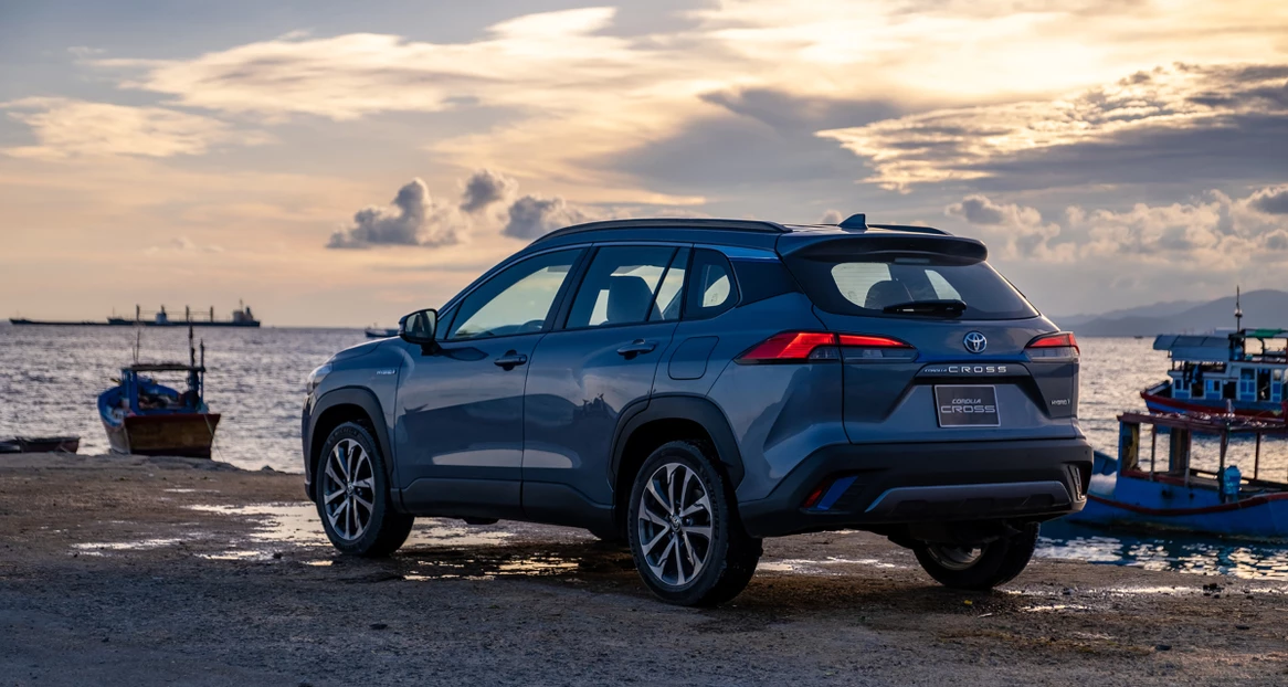 Hệ thống treo trên xe Toyota Cross 1.8V 2022