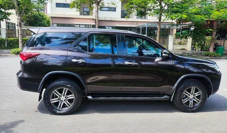 Toyota Fortuner 2017 AT 4x2 - Ảnh 3