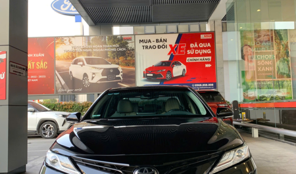 Toyota Camry 2.5Q 2022