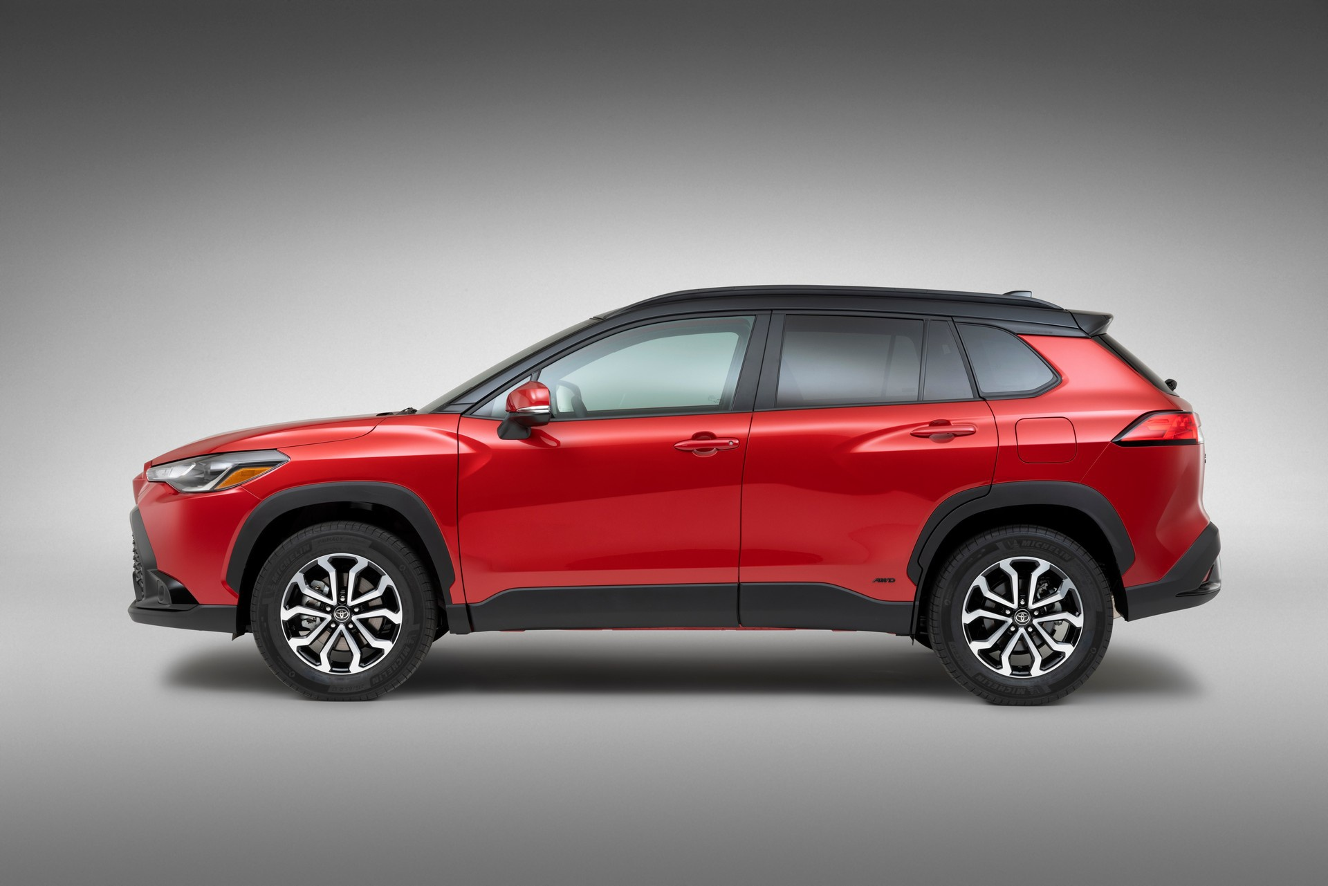 f03d58_08bc7c615c8b45c9876e2ad83afdeaf0mv2-1 Thân xe gân guốc đầy mạnh mẽ