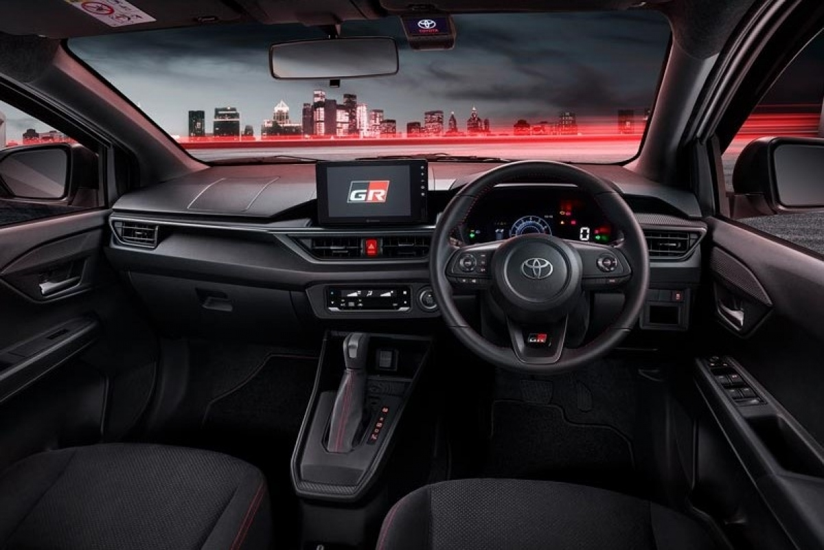 Tổng thể bảng taplo xe Toyota Wigo 1.2 AT 2023