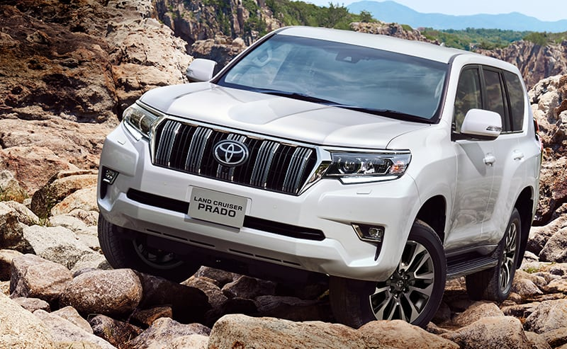 f03d58_3c724ac354444e978ac2227eeb827fadmv2-2 Toyota Land Cruiser Prado 2023 giá lăn bánh