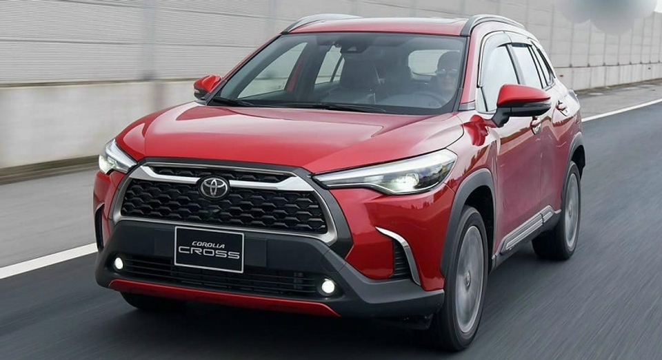 f03d58_3fa6d2c98e8442e3809aada2f2006df8mv2-1 Đầu xe phiên bản 1.8V và 1.8HV sẽ có thanh mạ crom chạy ngang mặt ca lăng, giúp khách hàng dễ phân biệt với bản 1.8G