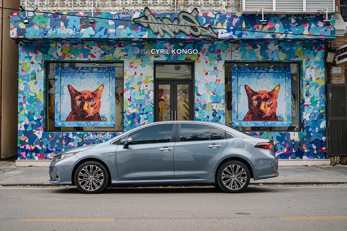 f03d58_d5ac4409dd3c4e6da638111c6fe492e5mv2-1 Corolla-Altis-2023