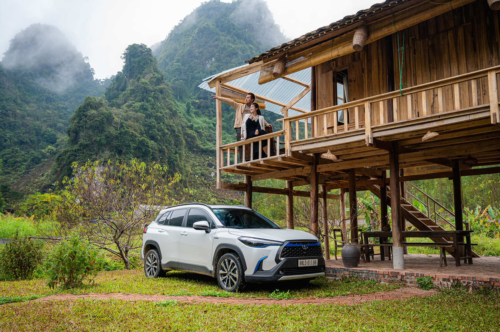 f03d58_f6778ba4ac13434586f05b0a9bd7ff19mv2-1 Corolla-Cross-2023