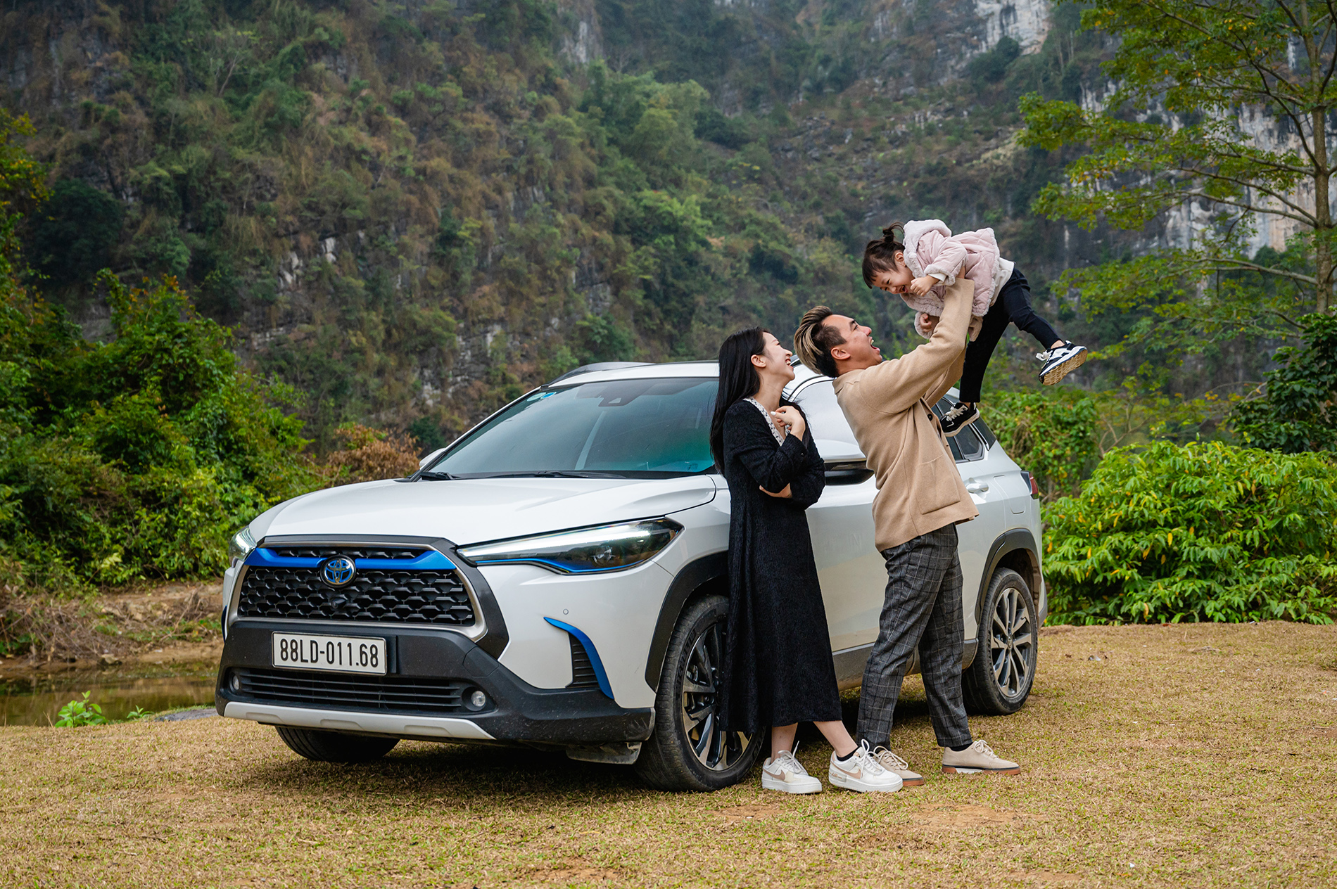 f03d58_fbeba72fad764135ad59339aeea36883mv2-1 Corolla-Cross-2023