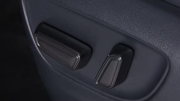 Ghế lái chỉnh điện linh hoạt