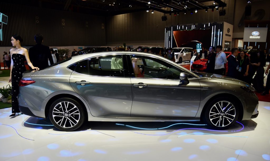 Thiết kế phần thân xe Toyota Camry 2026