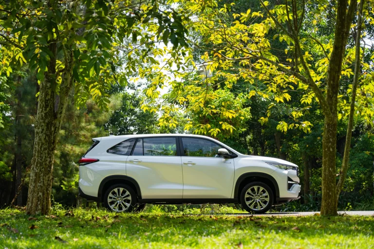 Thông số xe Toyota Innova Cross 2026: Kích thước, động cơ, trang bị an toàn