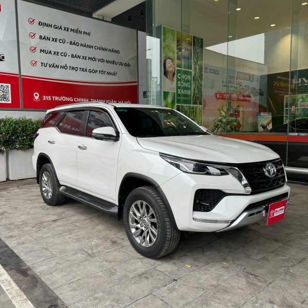 Fortuner 2024 trắng 2 cầu