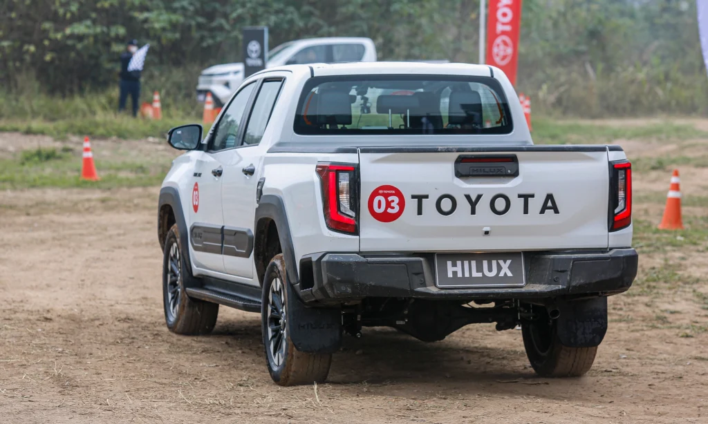 Thiết kế đuôi xe Hilux 2026