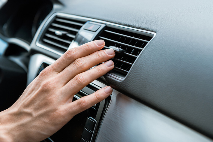 Vệ sinh bảo dưỡng điều hòa xe toyota
