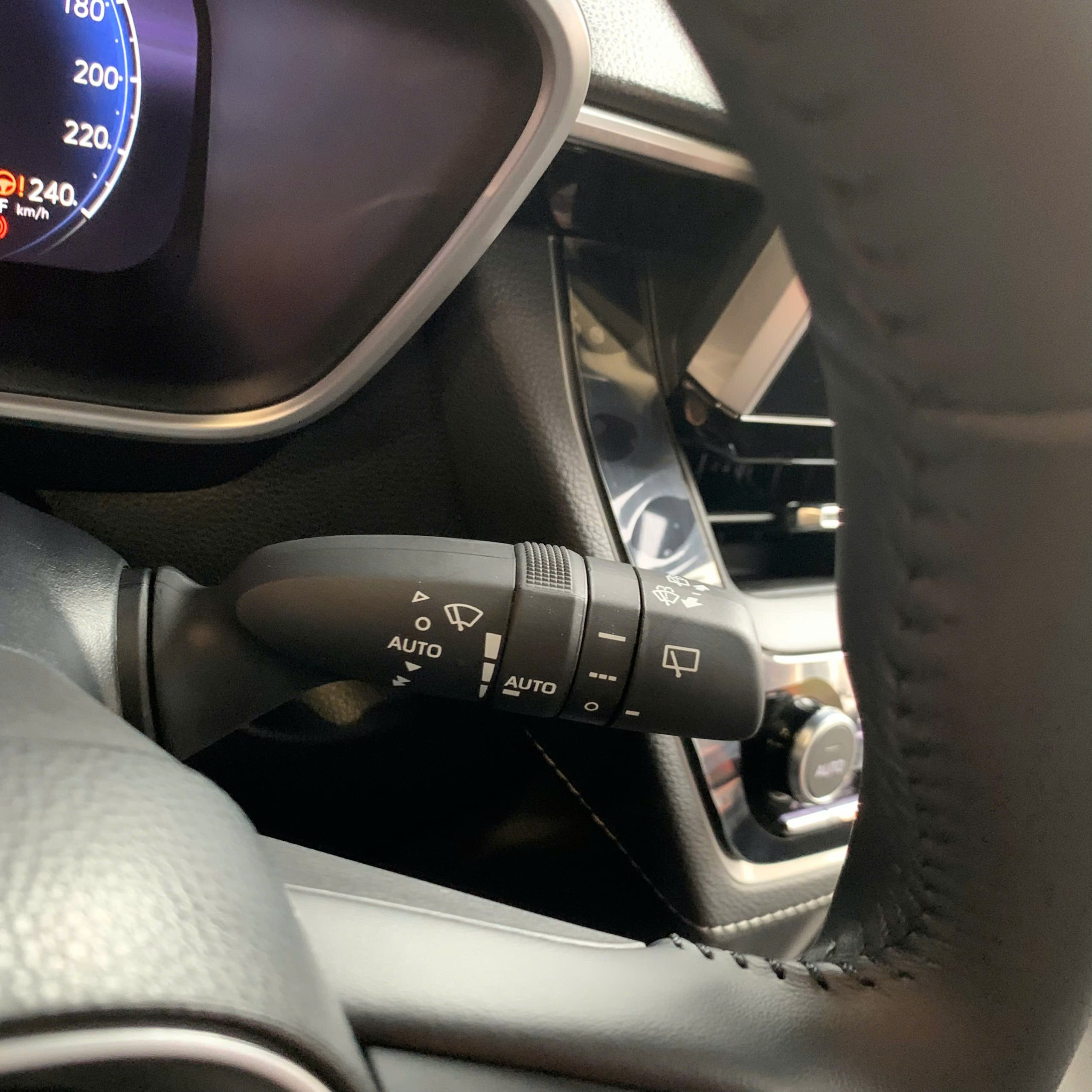 Corolla Cross HEV 2025 - Ảnh 17