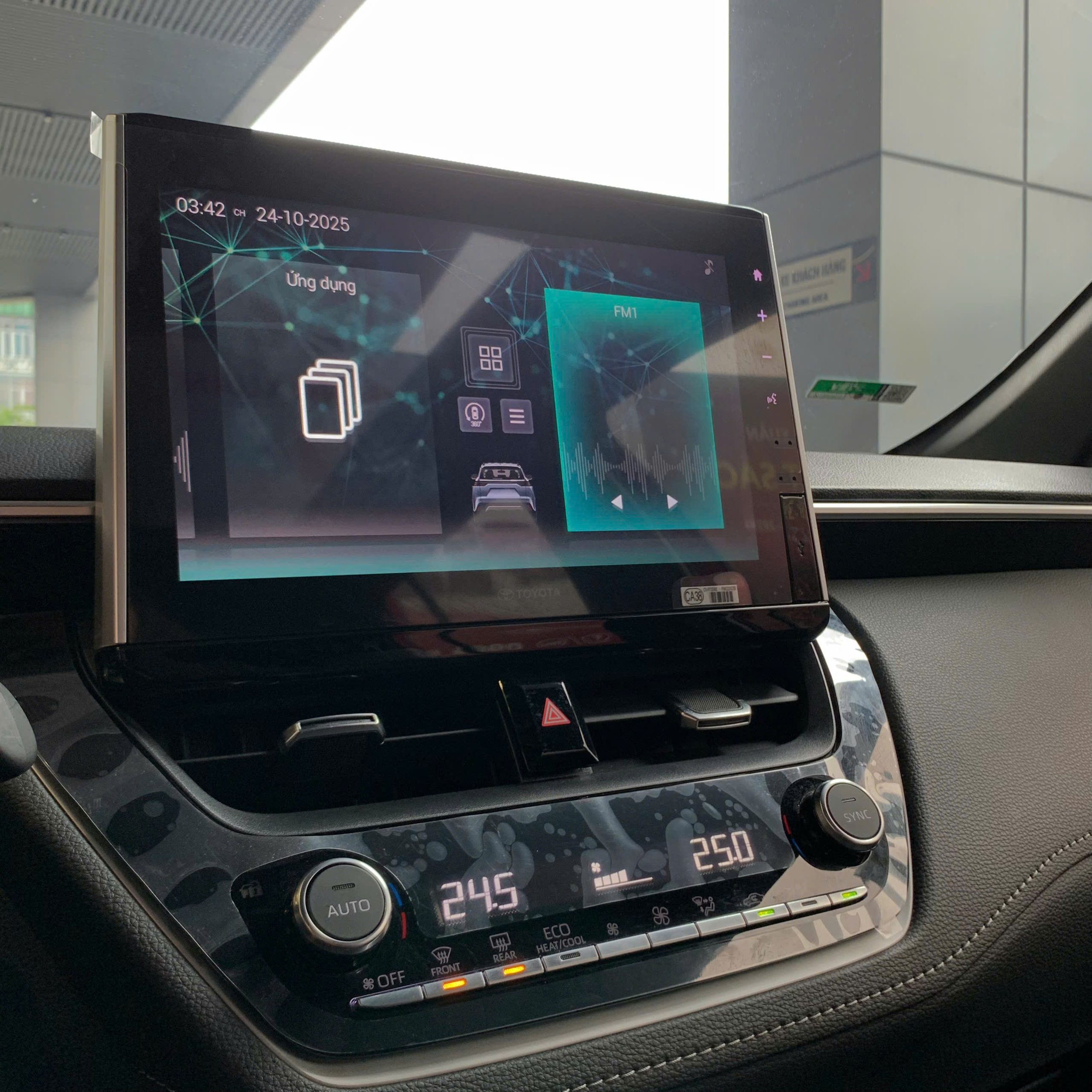 Corolla Cross HEV 2025 - Ảnh 19
