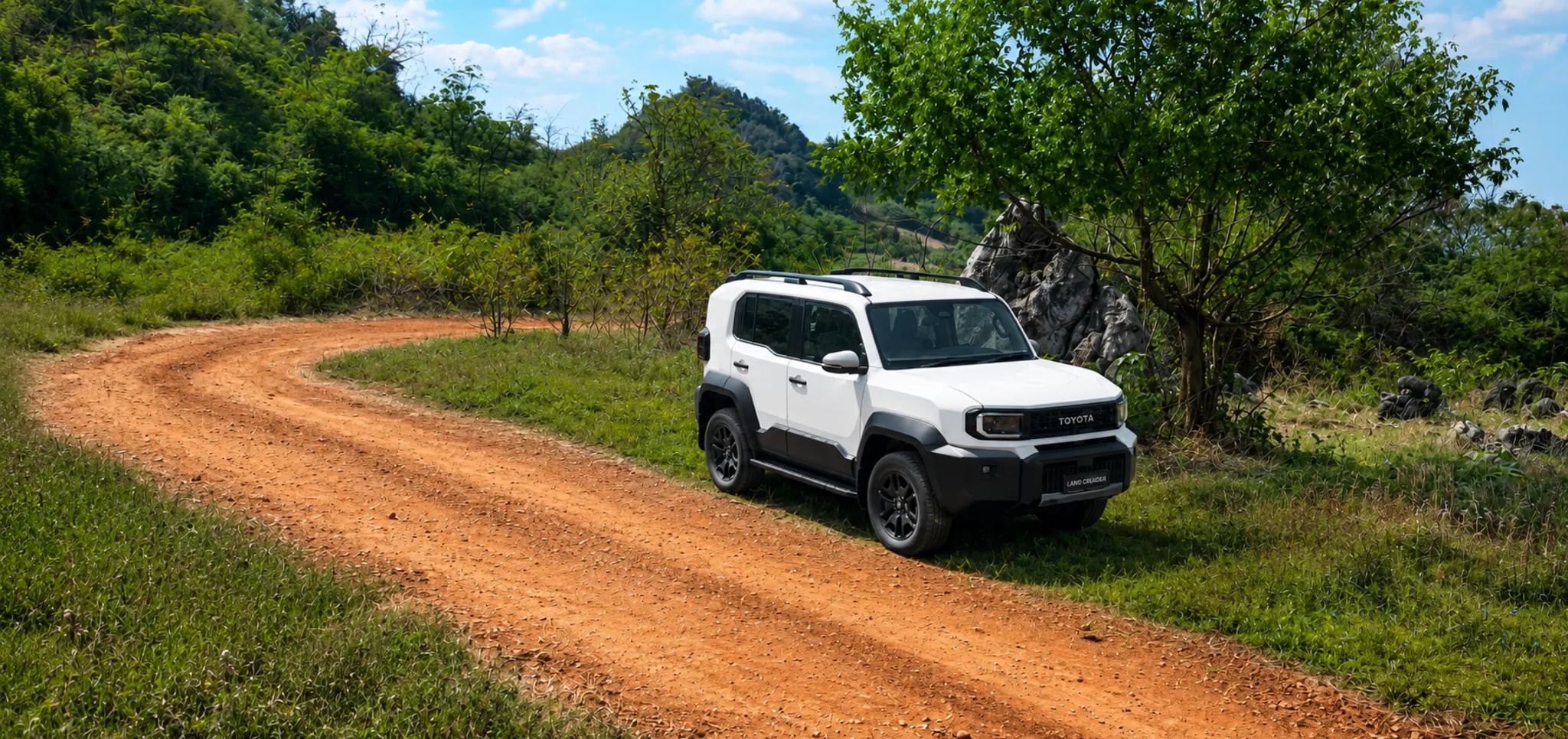 Toyota Land Cruiser FJ 2026 sở hữu thiết kế hoàn toàn mới