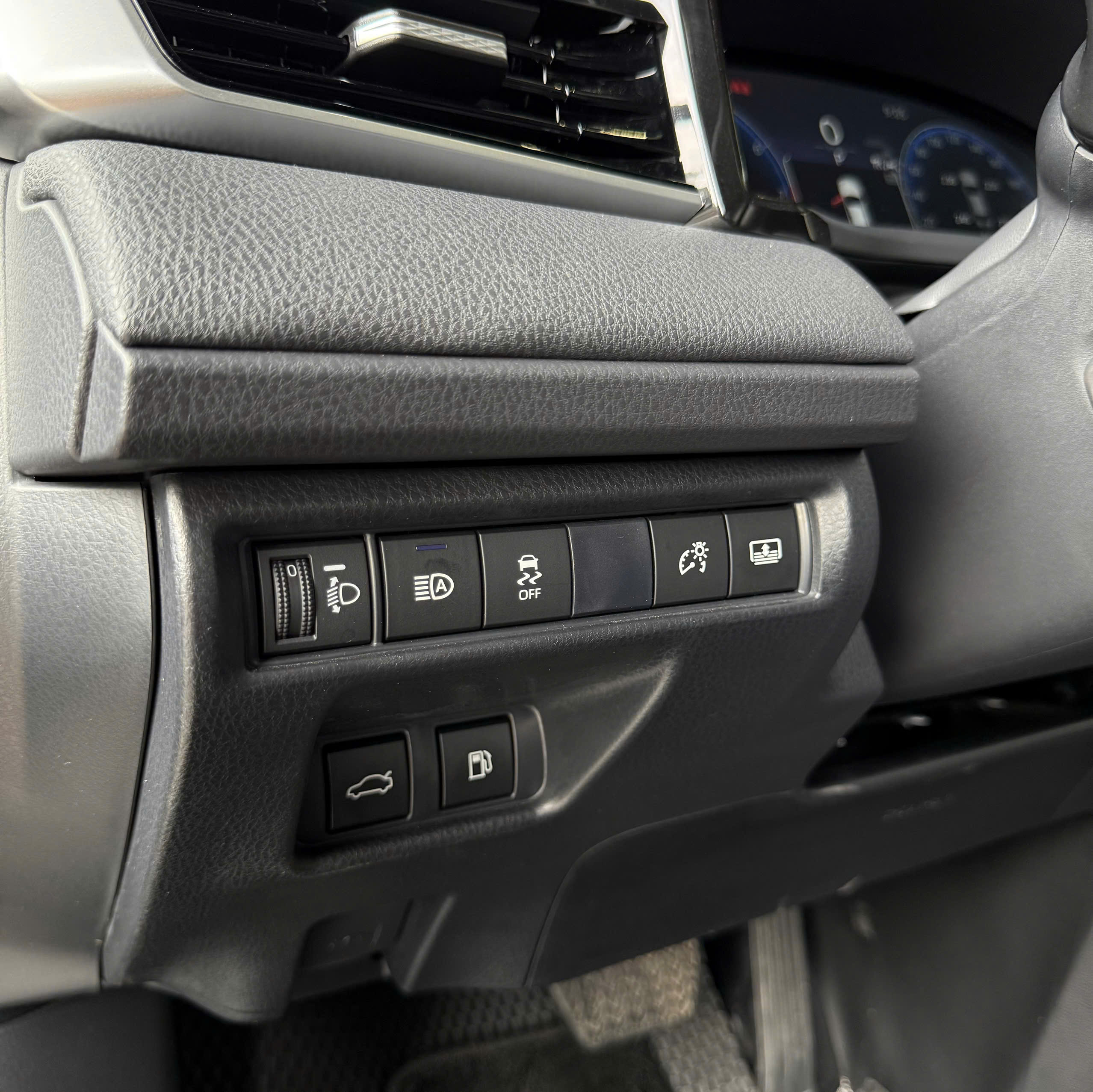 Toyota Camry 2.0Q 2025 - Ảnh 26