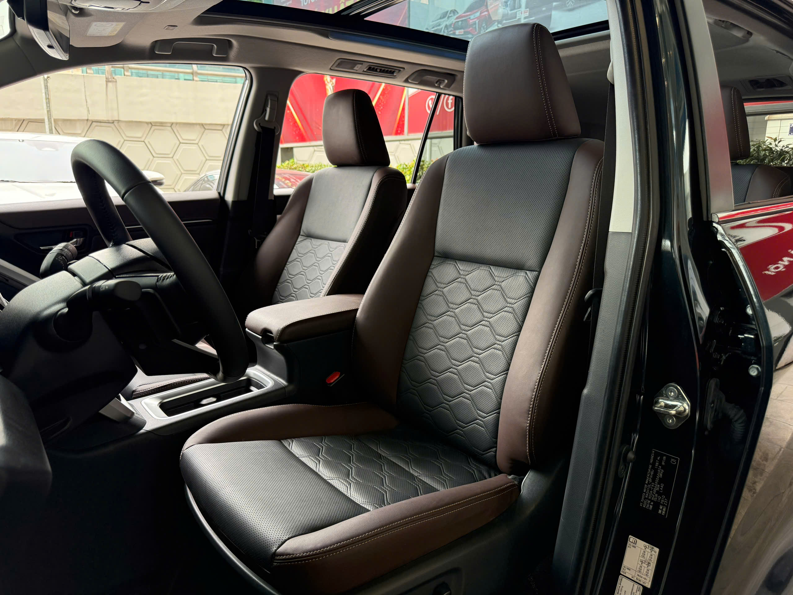 Innova Cross Hev 2025 - Ảnh 16