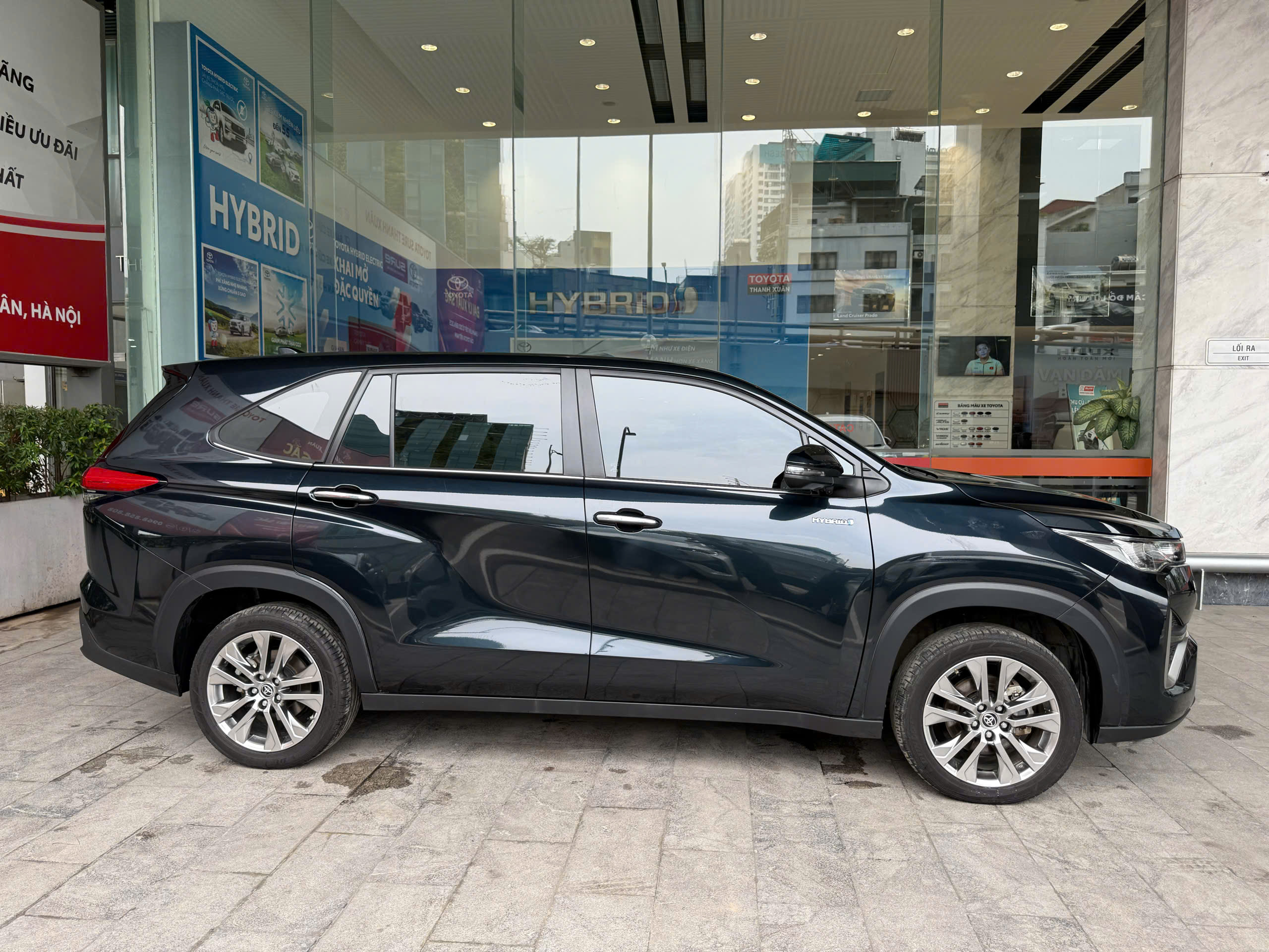 Innova Cross Hev 2025 - Ảnh 10