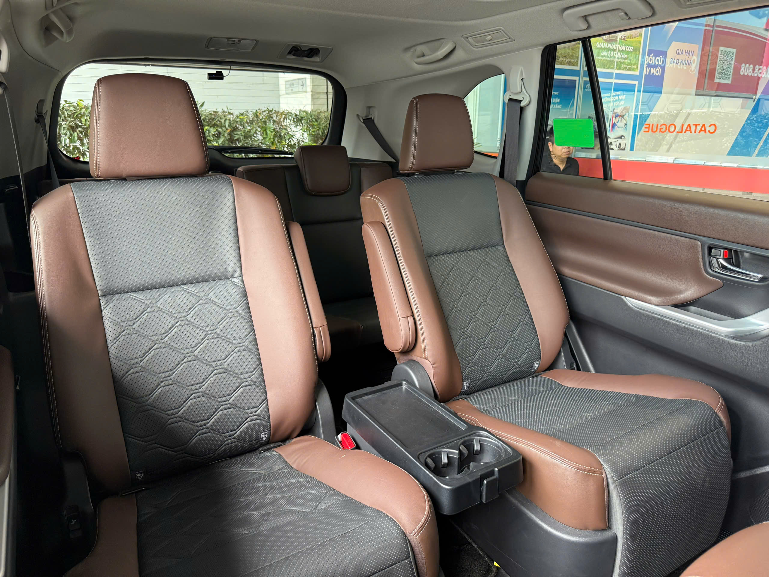 Innova Cross Hev 2025 - Ảnh 18