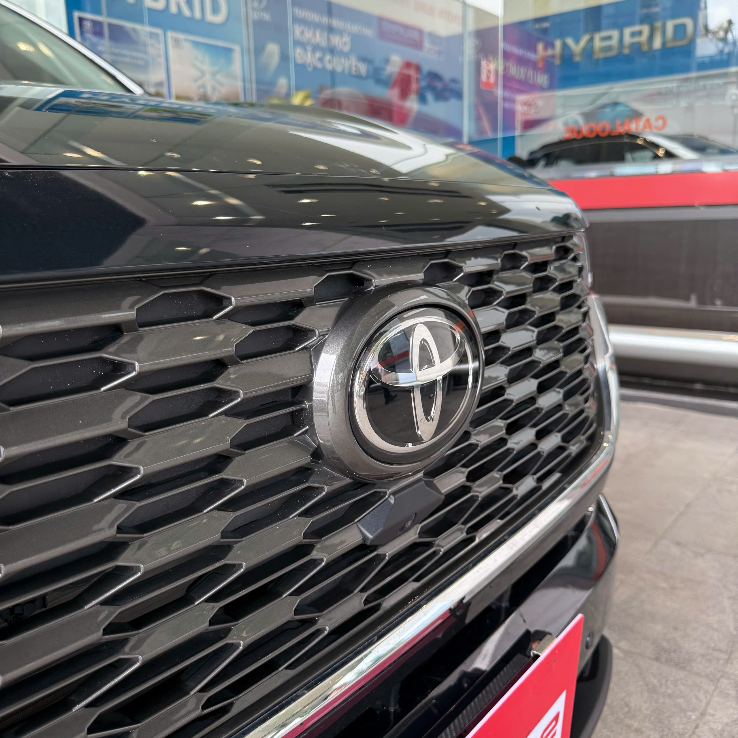 Innova Cross Hev 2025 - Ảnh 6
