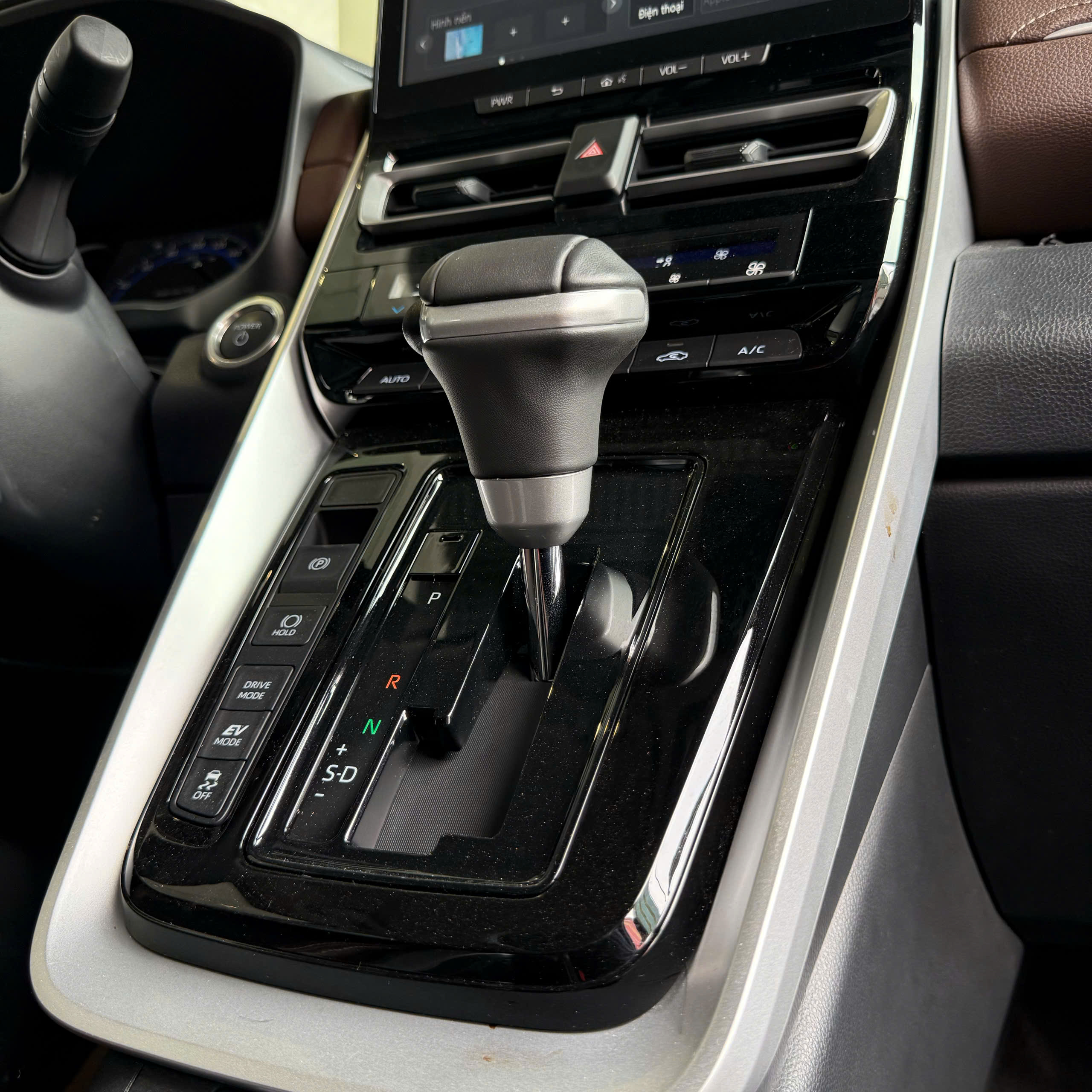 Innova Cross Hev 2025 - Ảnh 23