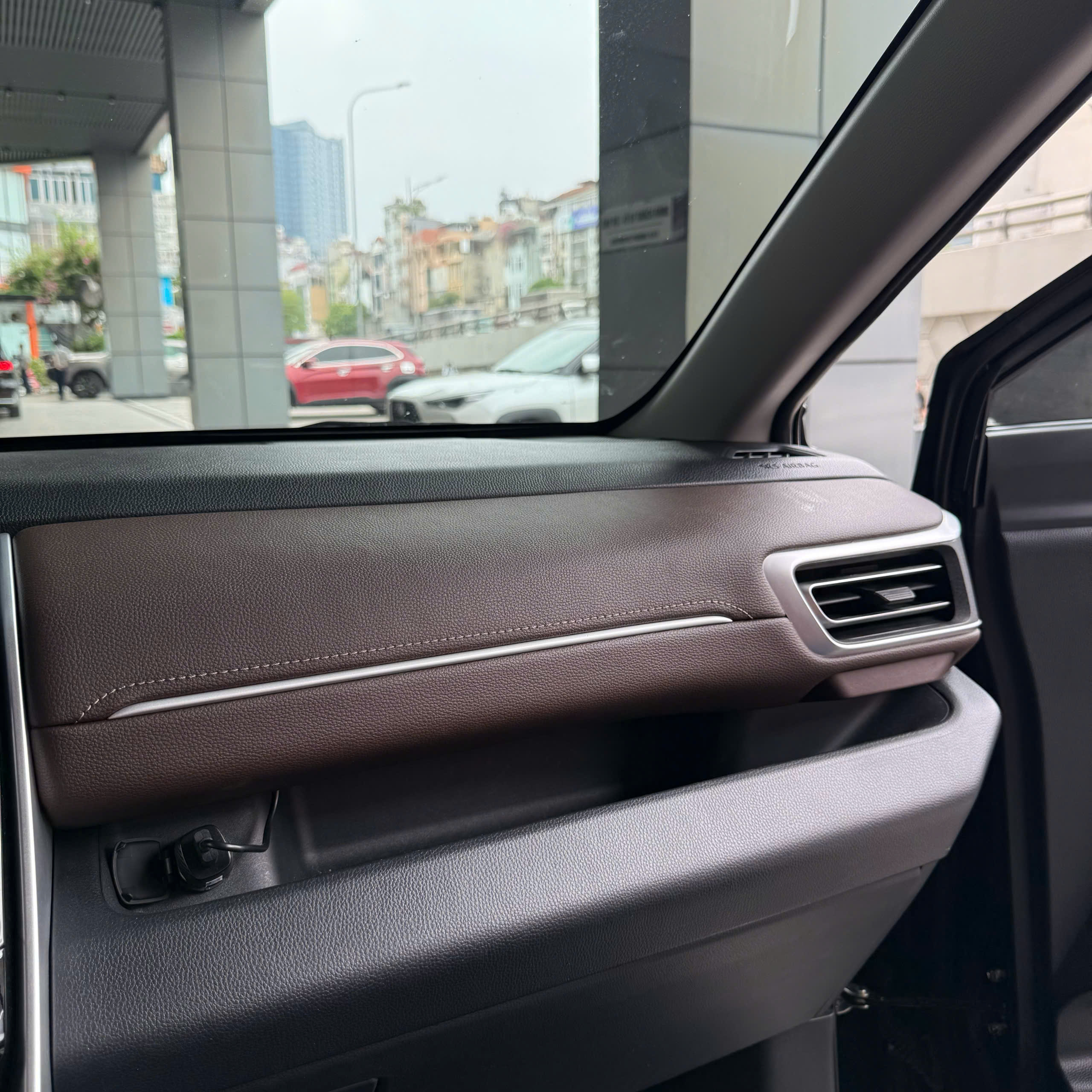 Innova Cross Hev 2025 - Ảnh 24